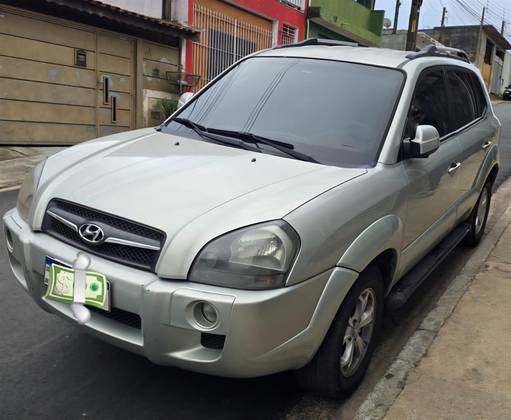 HYUNDAI TUCSON 2.0 MPFI GLS 16V 143CV 2WD FLEX 4P AUTOMÁTICO HYUNDAI TUCSON 2.0 MPFI GLS 16V 143CV 2WD FLEX 4P AUTOMÁTICO